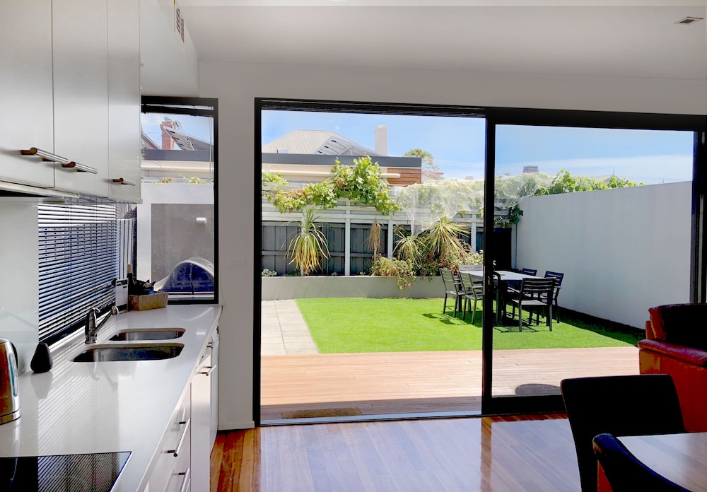 Three Bedroom South St Apartment - Battery Point photo 3