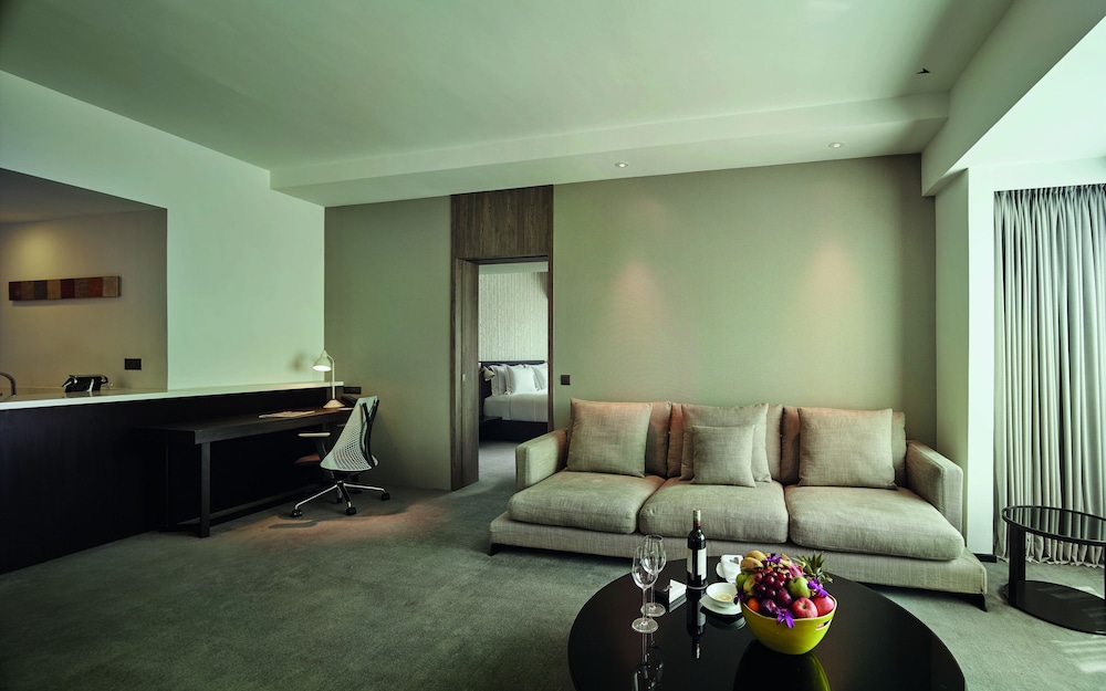 L Suite - Photo 3