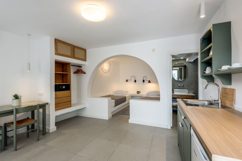 Studio Twin Superior