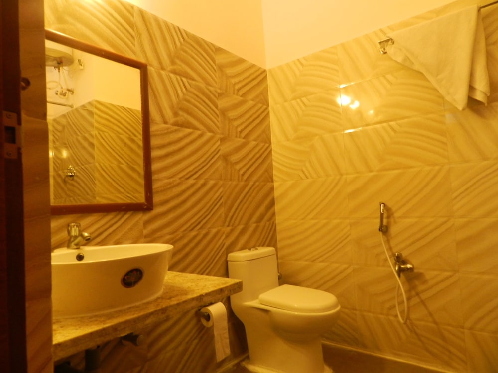 Standard Room, 1 Bedroom, Smoking, Courtyard View photo 2