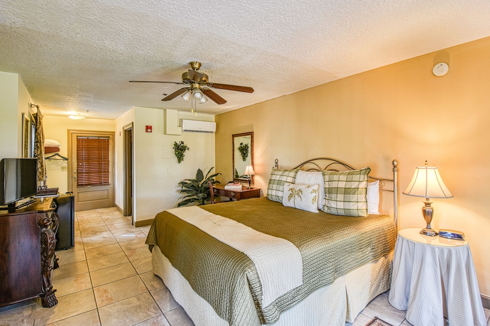 Deluxe Room, 1 King Bed