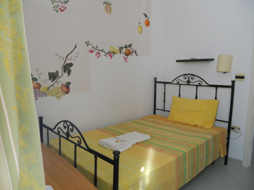 Single Room photo 1