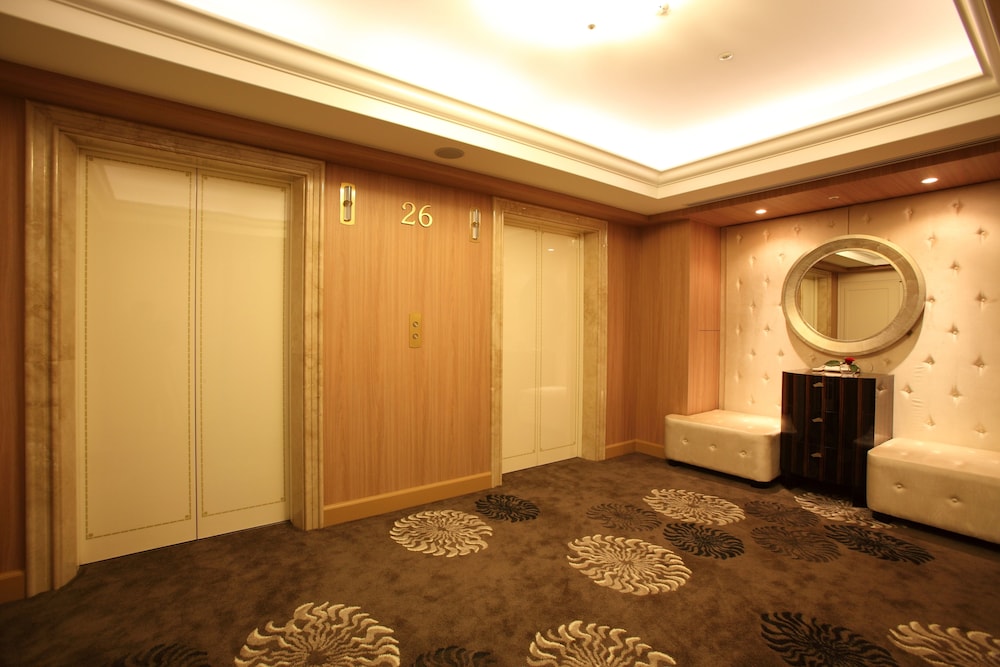 High Floor Luxe Deluxe King Room, Non-Smoking, 44sqm - Photo 3