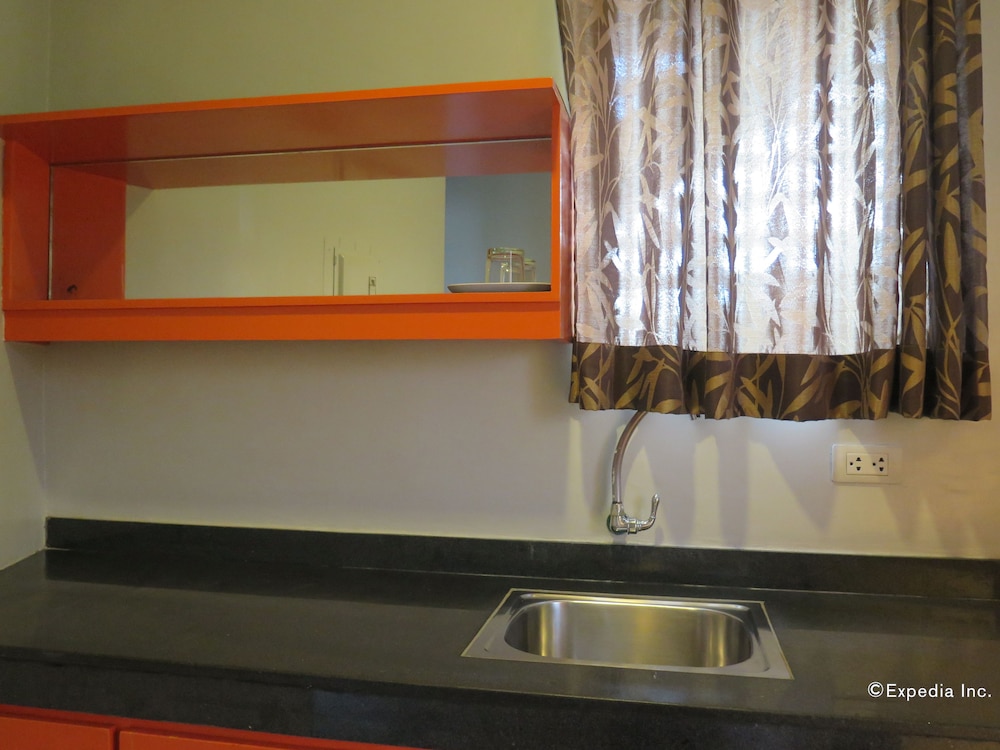 Standard Single Room, 1 King Bed photo 3
