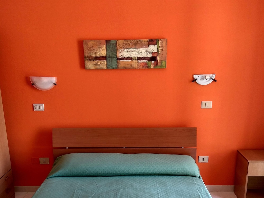Classic Room, 1 Double Bed, Balcony, City View photo 3
