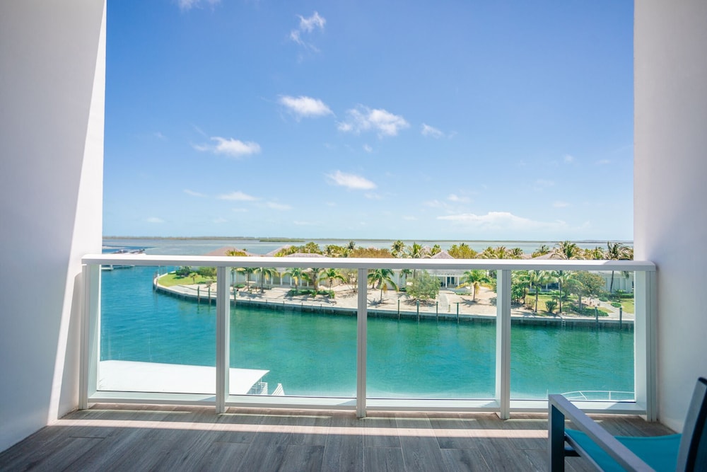 Waterfront View, 2 Queens Beds photo 2