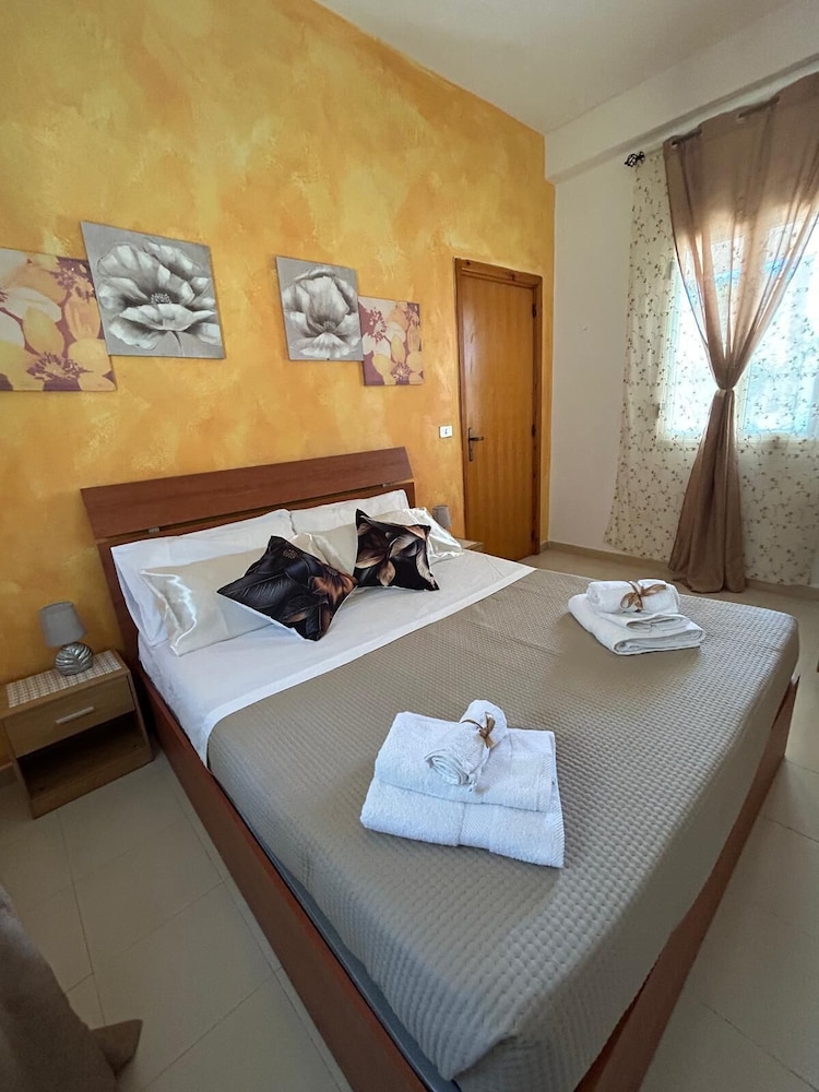 Basic Double Room