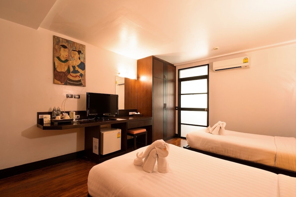 Deluxe Room - Photo 4