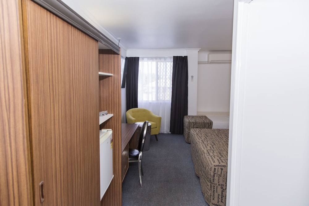 Deluxe Triple Room photo 2