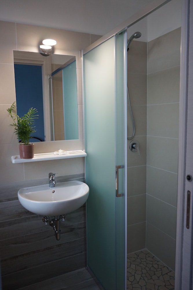 Double or Twin Room photo 2