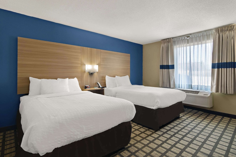 Standard Room, 2 Double Beds, Non Smoking - Photo 1