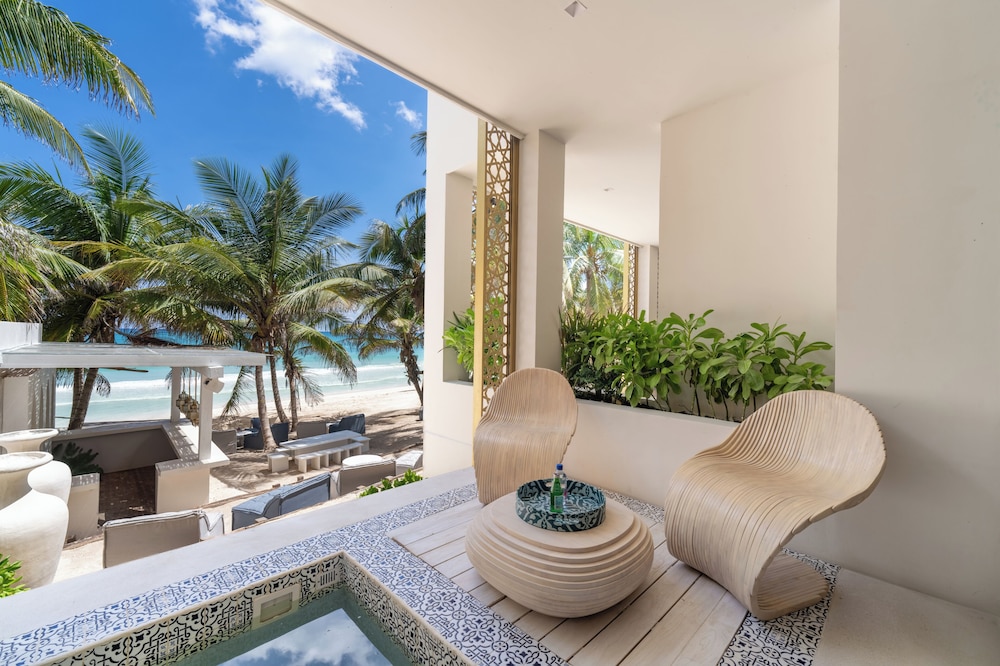 Luxury Beachfront Private Pool Suite