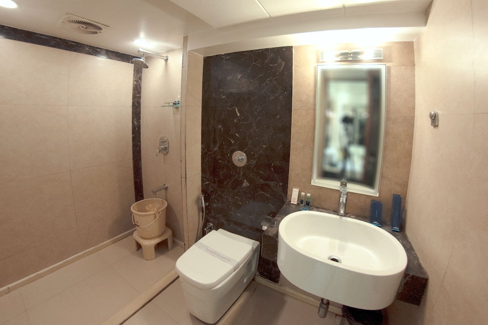 Deluxe Double or Twin Room - Photo 2