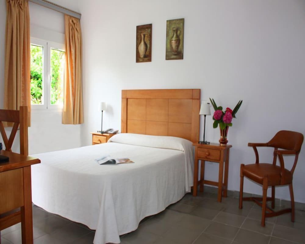 Standard Double or Twin Room - Photo 1