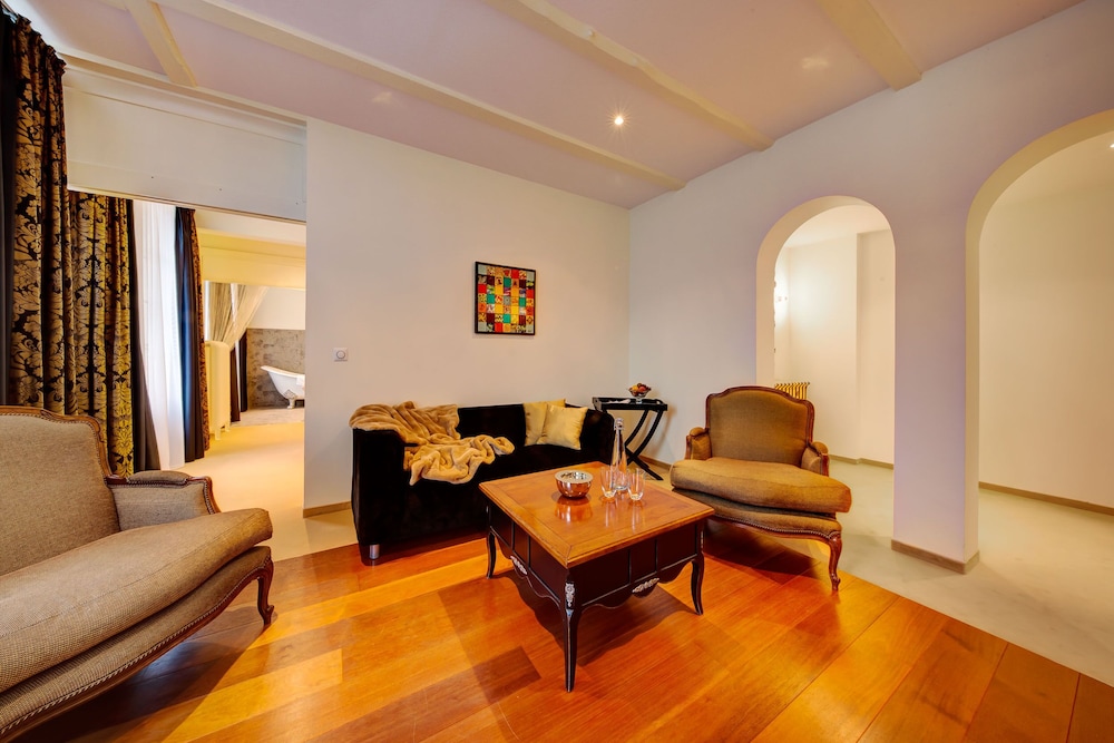 Suite, Garden View - Photo 5