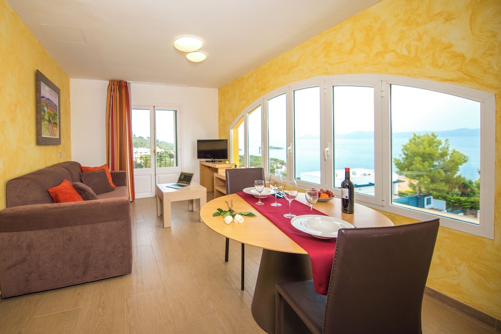 Apartment, 2 Bedrooms (4 adults + 1 child) photo 2