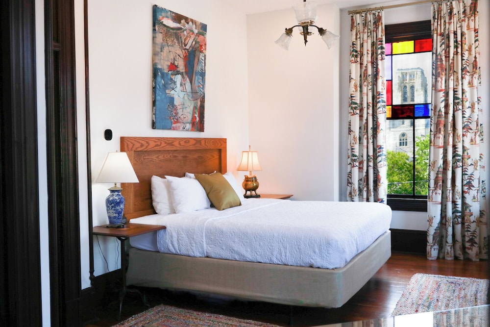 Columbian Heights King Room photo 1