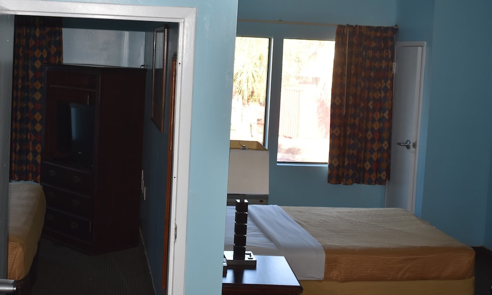 Family Suite, Multiple Beds, Non Smoking, Kitchen