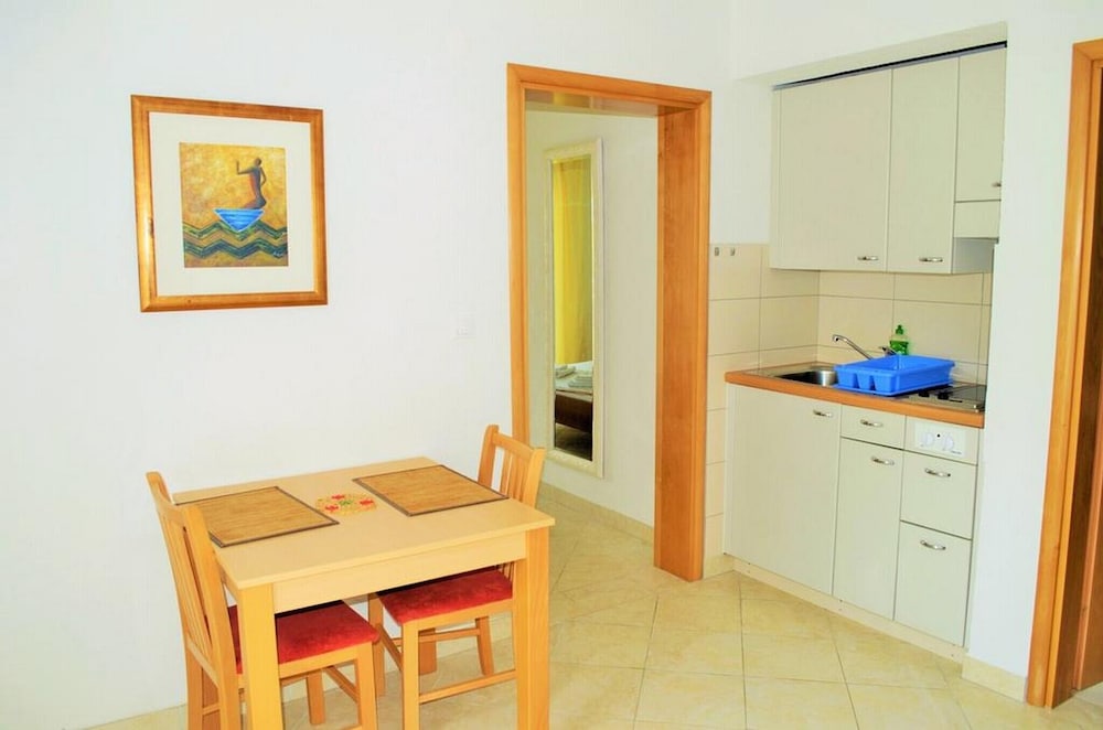 Apartment (One Bedroom Apartment with Sea View B)