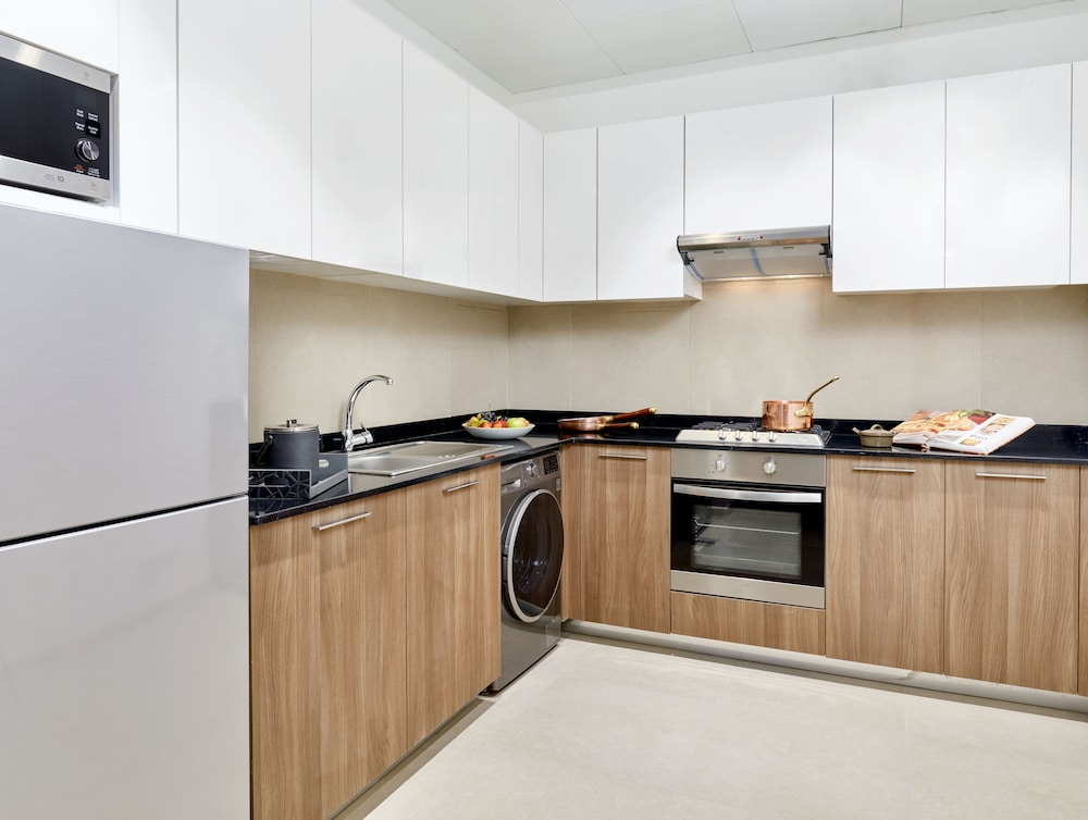 Suite, Multiple Beds, Kitchen photo 3