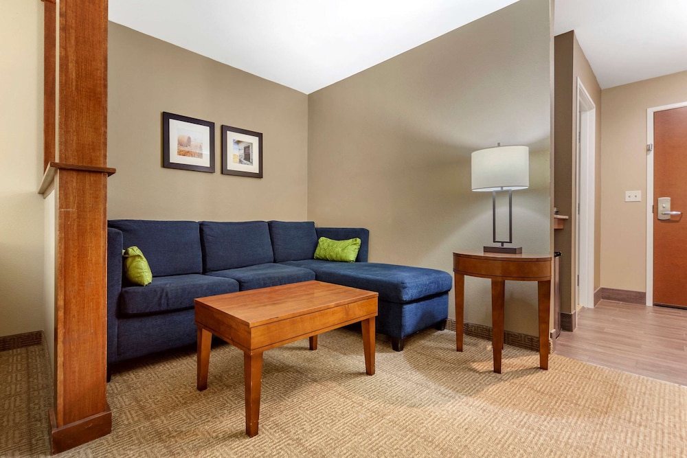 Suite, 2 Queen Beds, Non Smoking (No Pets Allowed) photo 2