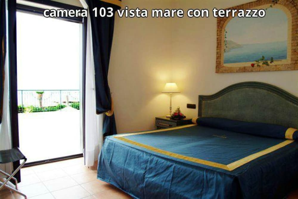 Superior Double Room, Sea View photo 3