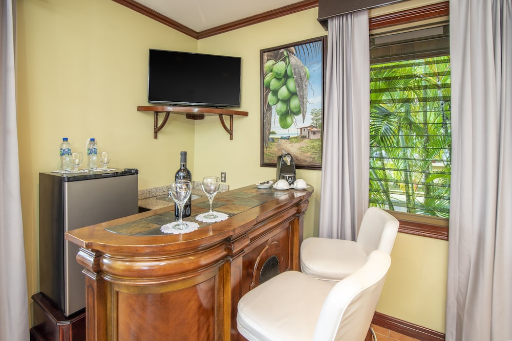 Superior Suite - Photo 3
