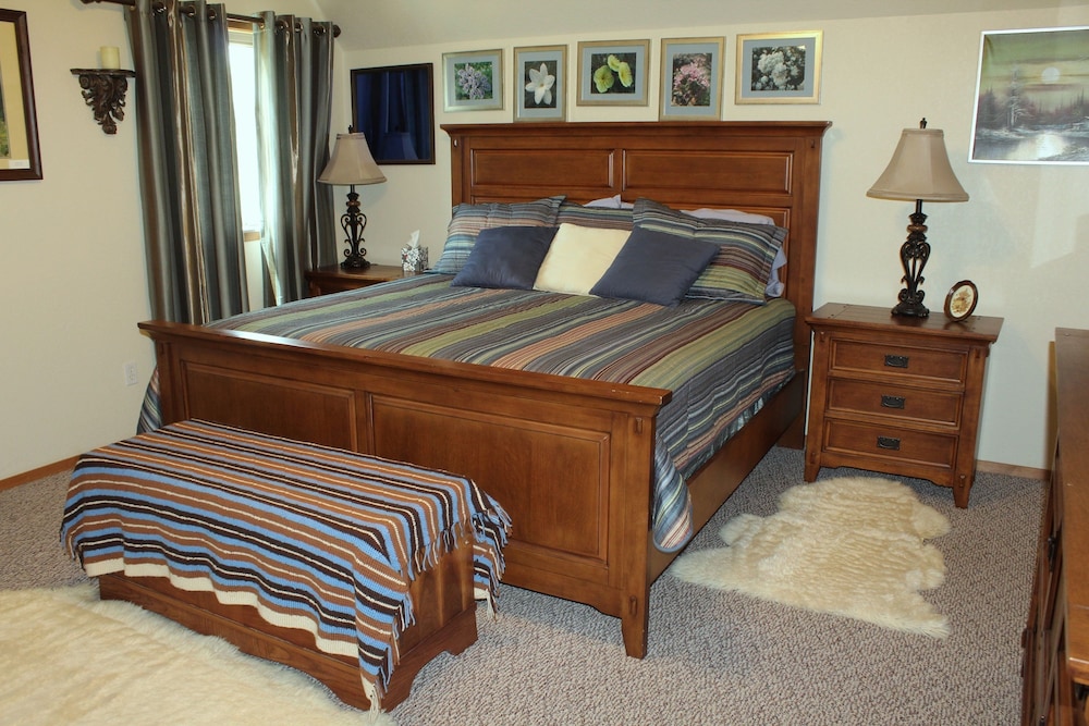 Comfort Suite, 1 Bedroom, Hill View