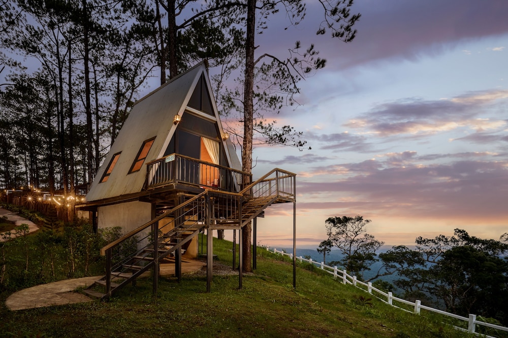 Deluxe Double Tree House Garden View