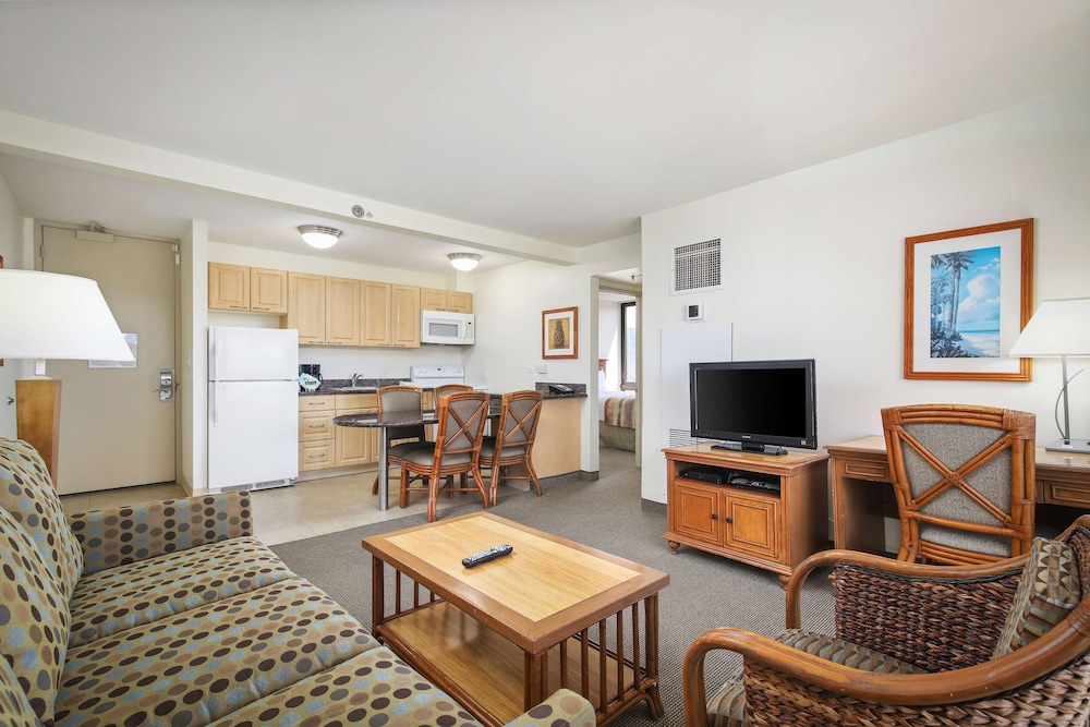 Room, 2 Bedrooms, Partial Ocean View thumbnail 6