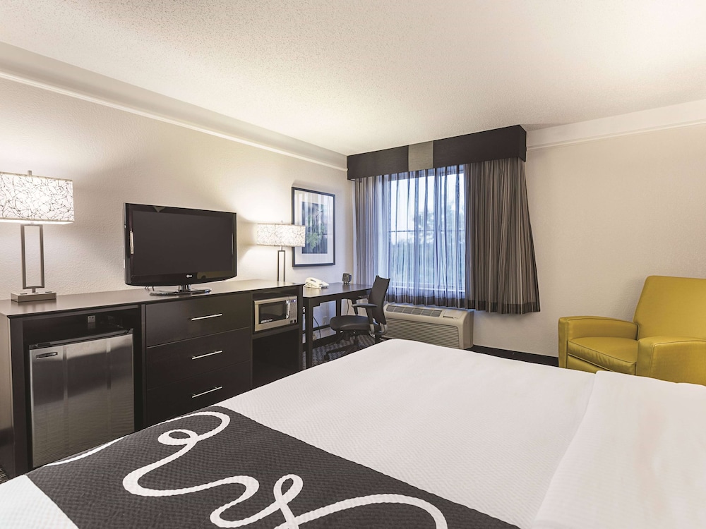 Room, 1 King Bed, Non Smoking - Photo 1