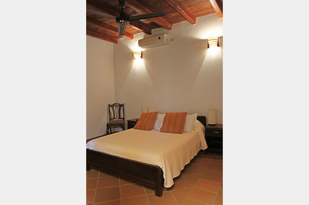 Luxury Suite, 1 King Bed photo 1