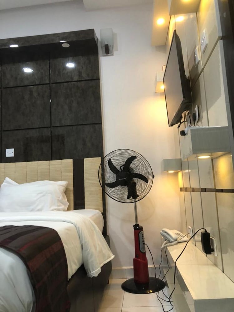 Executive Room - Photo 2