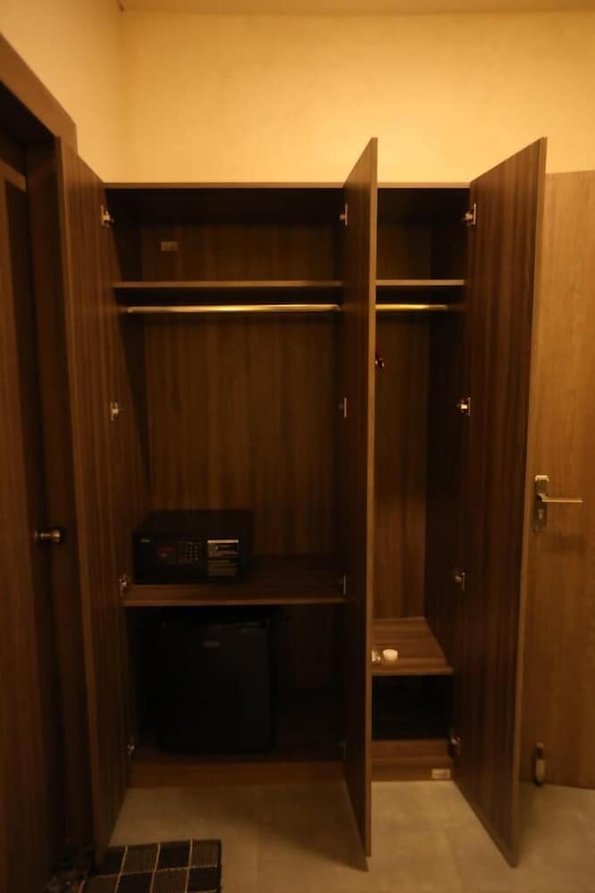 Deluxe Room - Photo 3