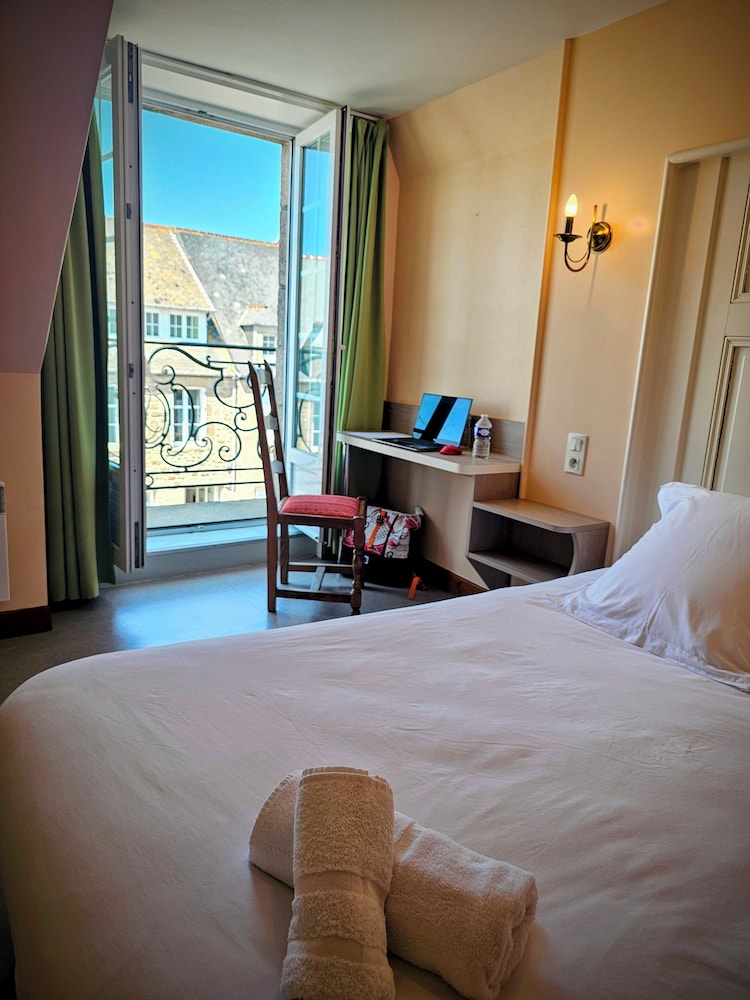 Economy Double Room, Balcony, City View photo 1
