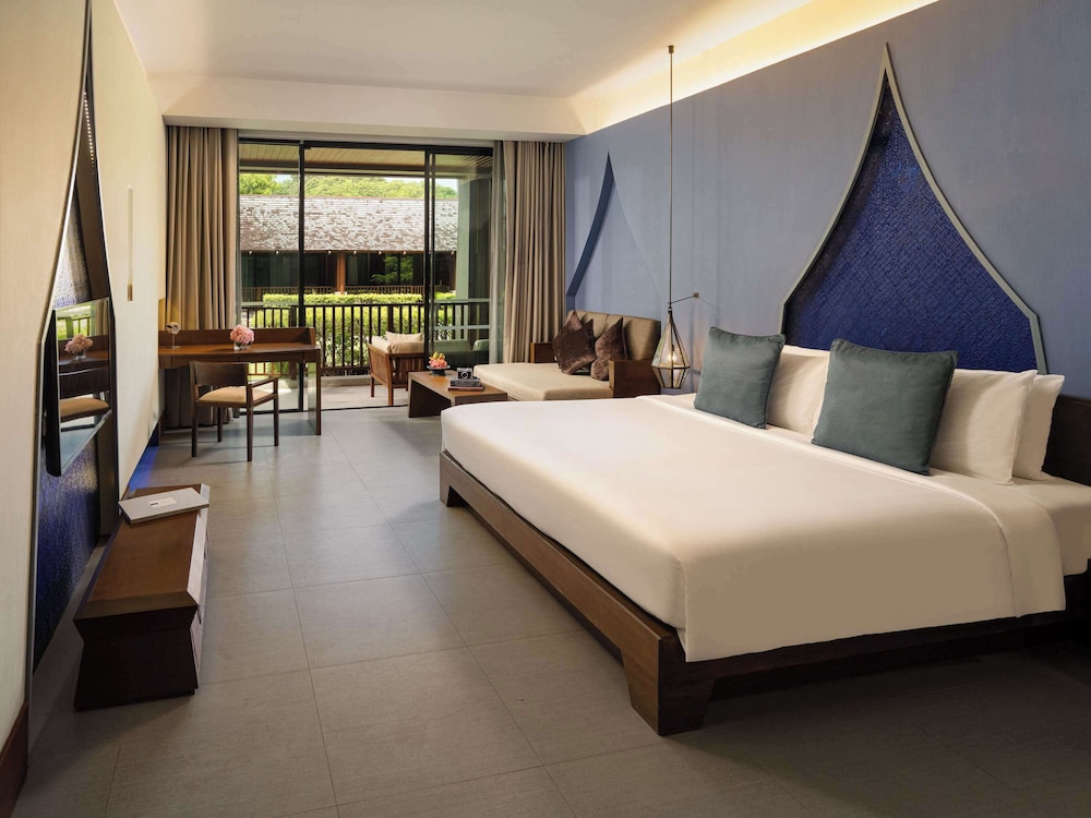 Deluxe Room, Garden View, 1 King Bed & 1 Sofa Bed - Photo 2