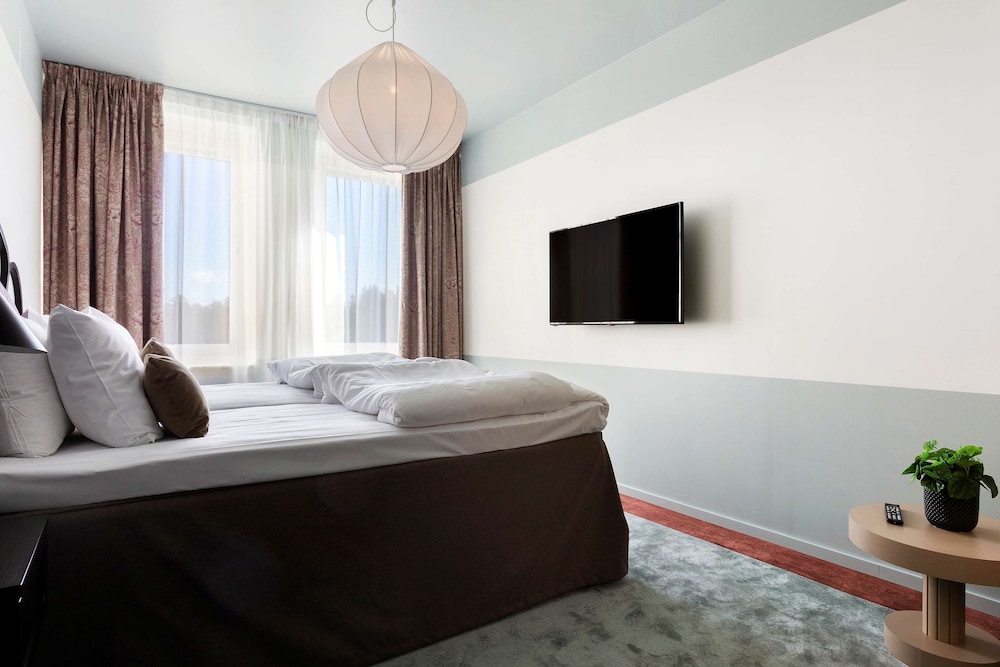 Standard Room, 2 Twin Beds, Non Smoking (Larger Room) - Photo 8