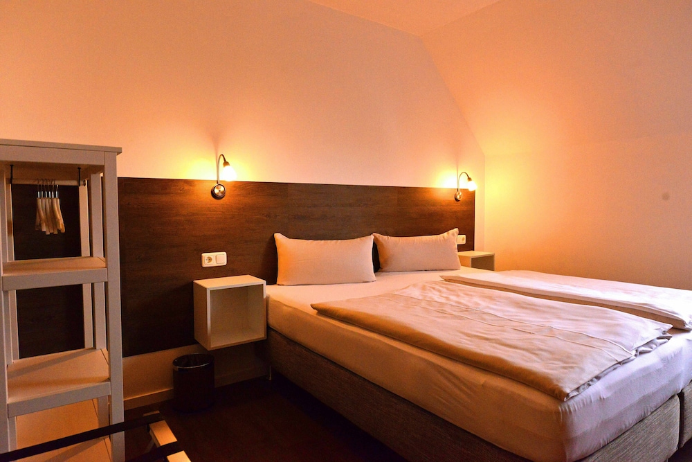 Double or Twin Room photo 3
