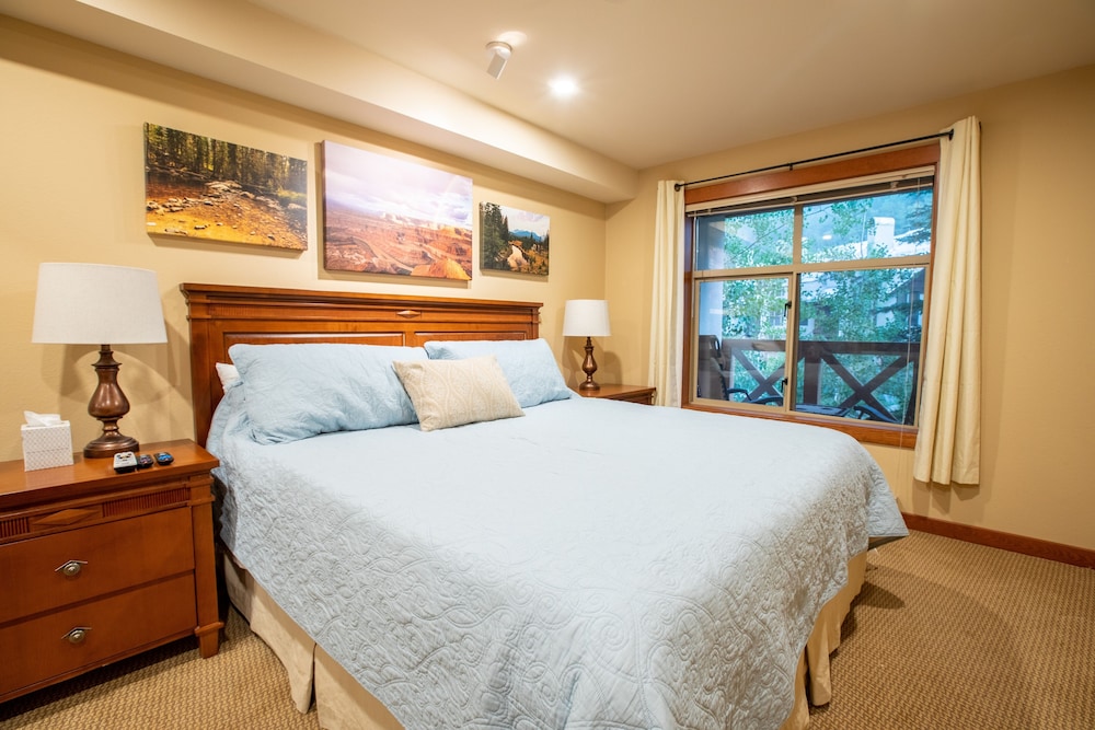 Condo, 2 Bedrooms