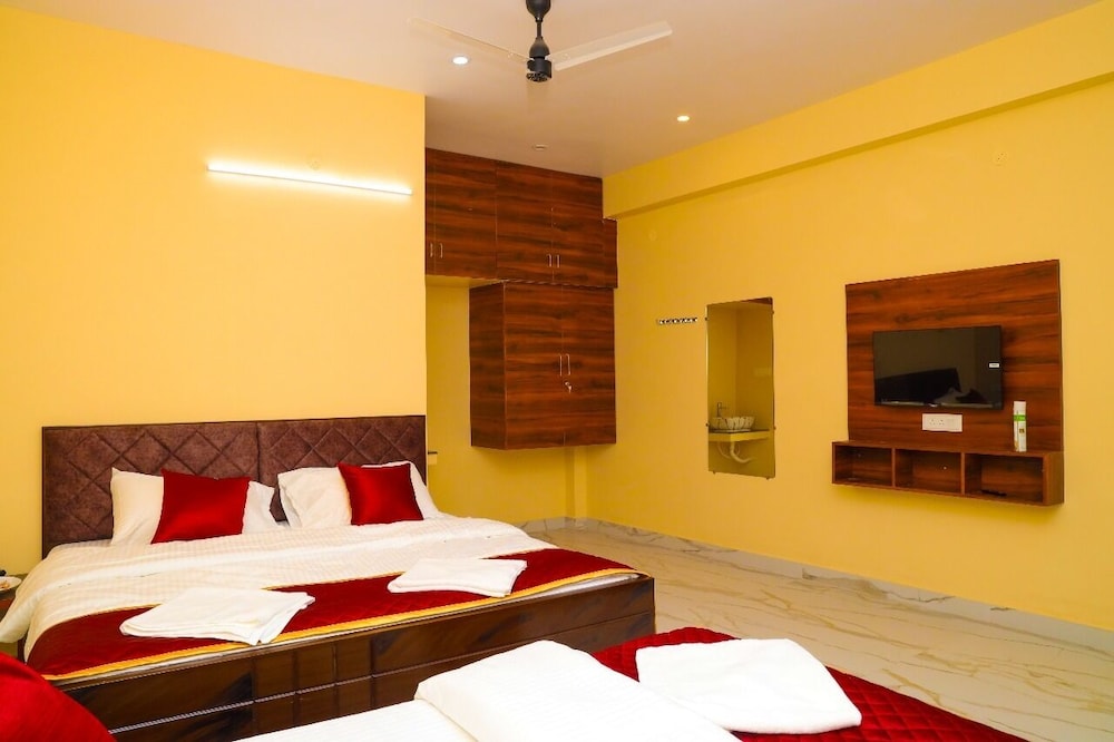Deluxe Double or Twin Room photo 2