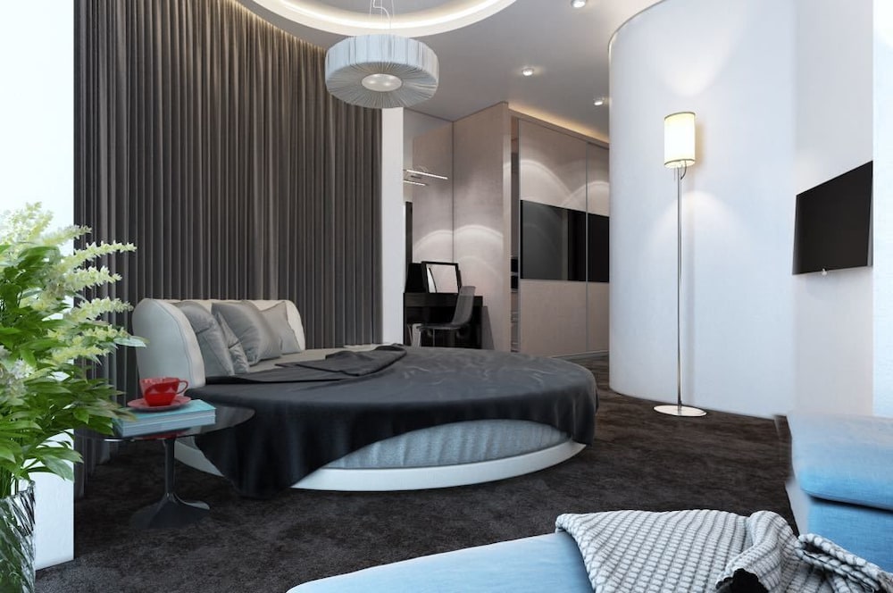 Honeymoon Suite photo 1