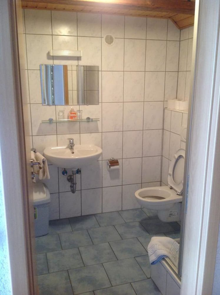 Double Room - Photo 5