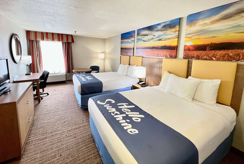 Room, 2 Double Beds, Smoking - Photo 1