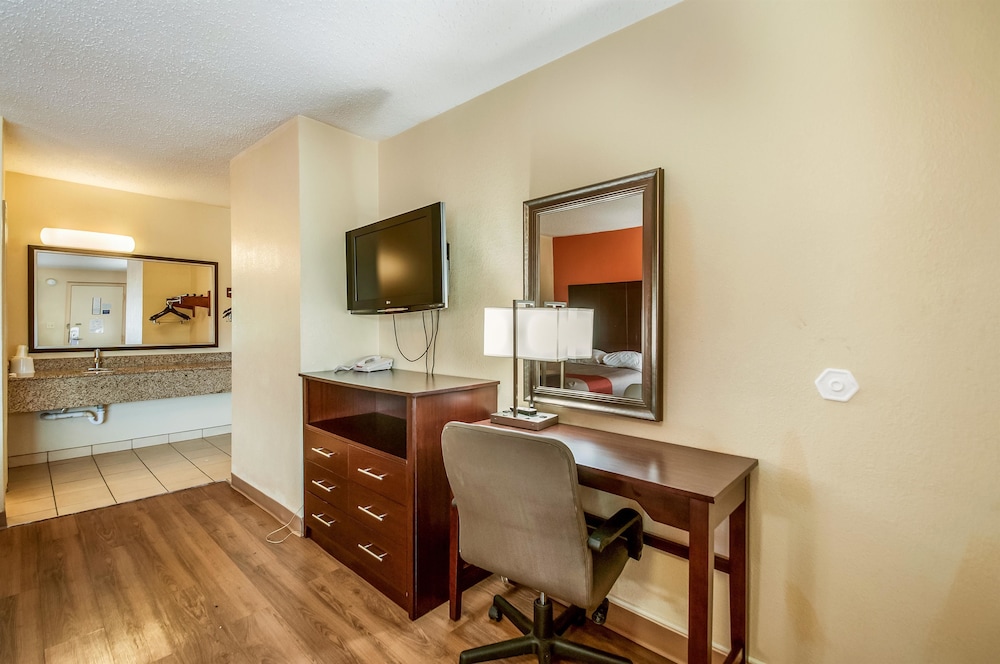 Standard Room, 2 Double Beds, Smoking photo 3