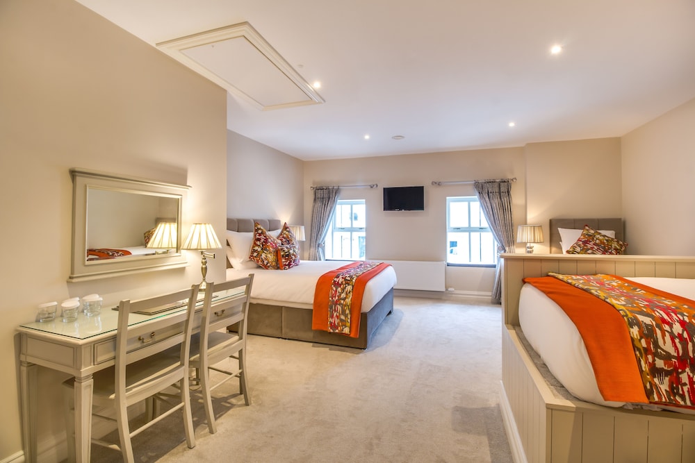Deluxe Suite, Ensuite photo 3