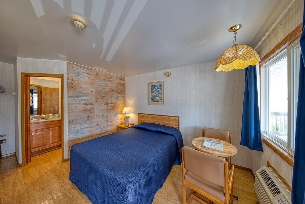 Room, 1 Queen Bed photo 1