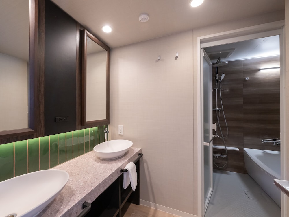 Premier Twin Room, Non Smoking photo 2