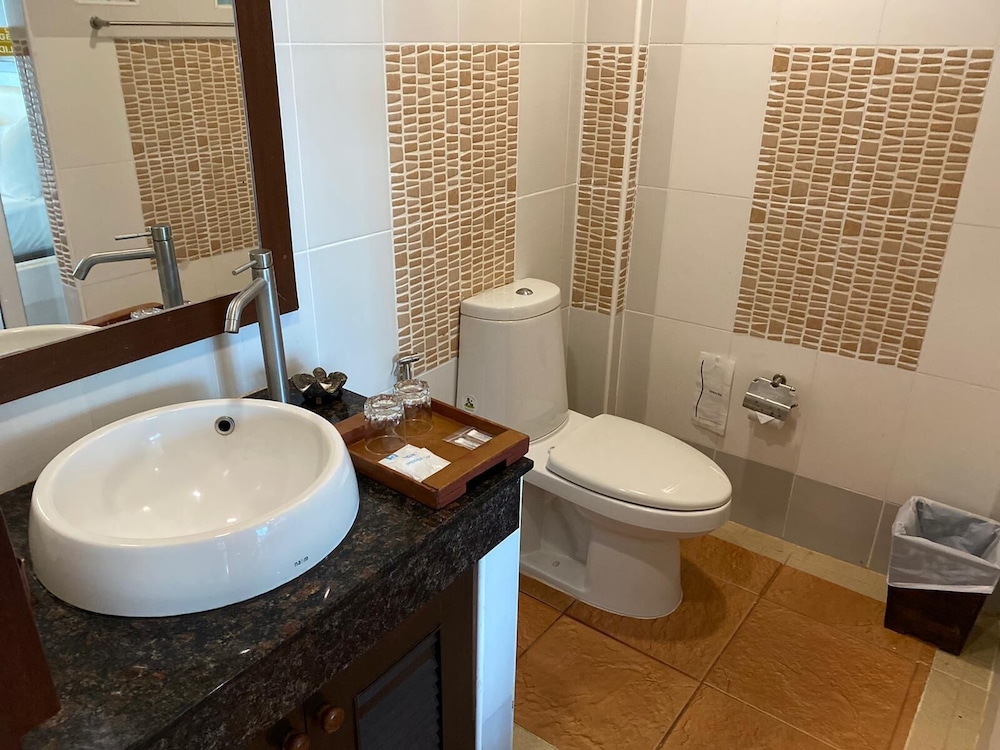 Family Suite, Pool View photo 2