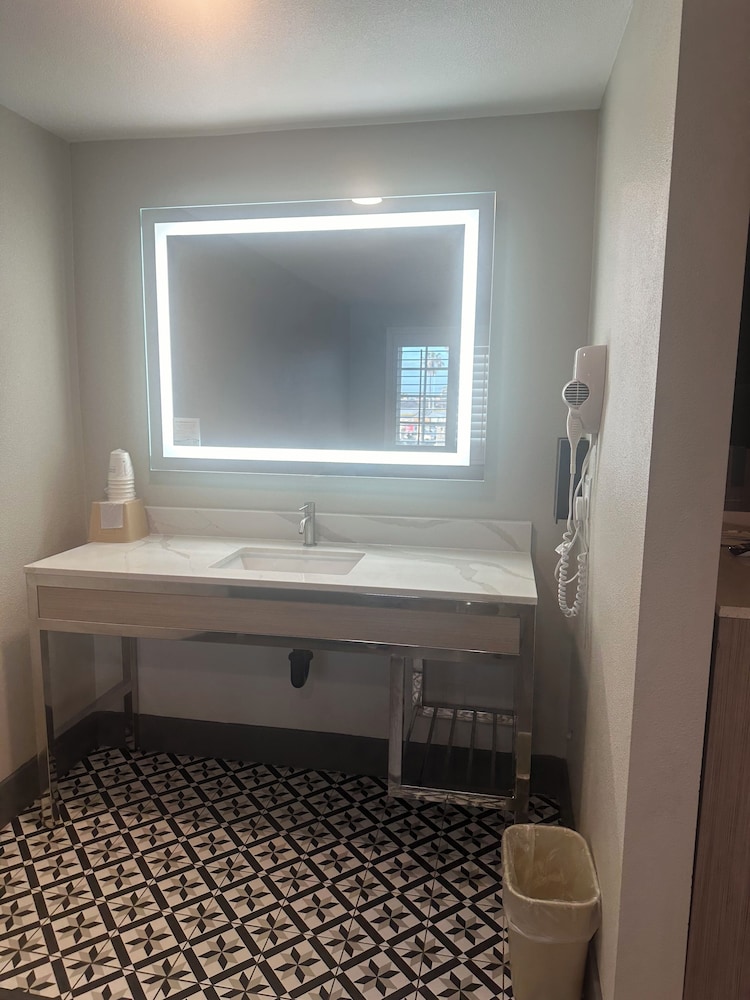 Suite, Multiple Beds, Non Smoking photo 3