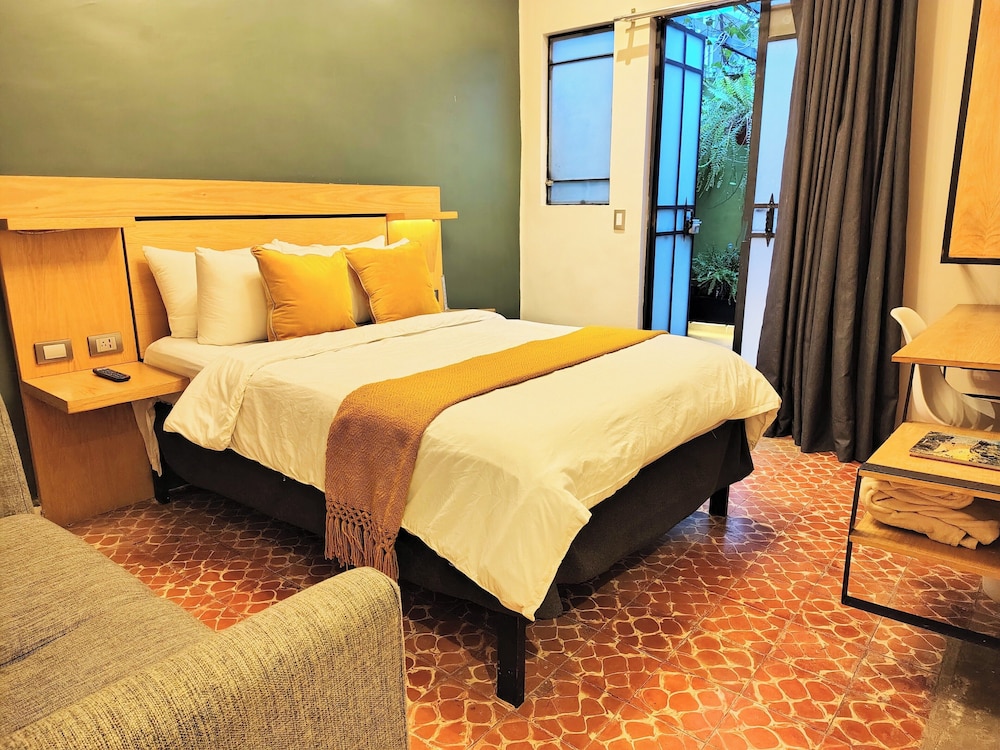 Standard Room, 1 Double Bed, Private Bathroom - Photo 17